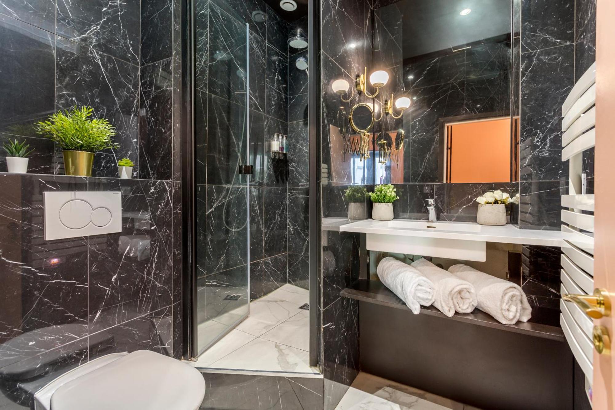 Luxury 3 Bedroom 2 Bathroom Family Loft In Central ปารีส ภายนอก รูปภาพ